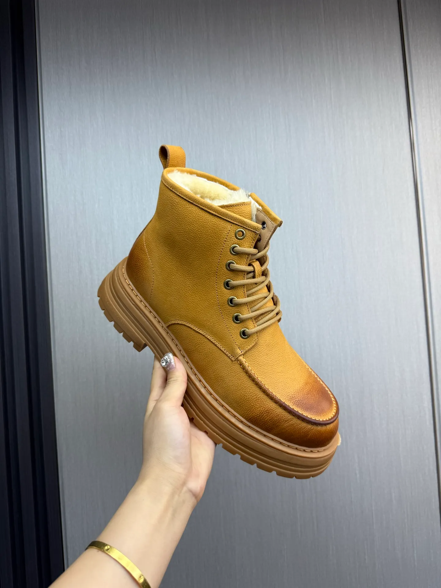 Factory price 680💰 [UGG] Men's hot winter warm boots🐑Simple and fashionable design, cowhide➕comfortable and warm wool lining. Soft and comfortable to wear, good warmth retention, and excellent foot feel. Regular size 38-45